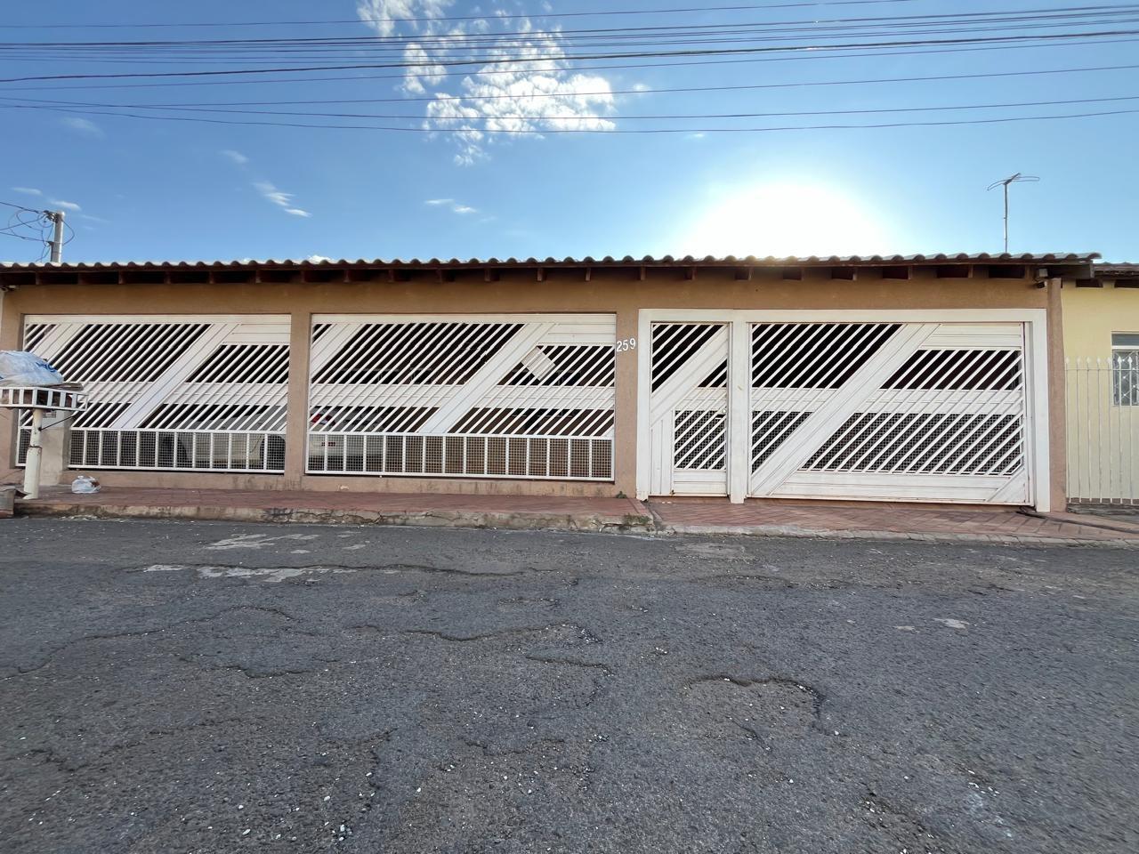 Casa à venda com 4 quartos, 2 suítes, 4 vagas e 245m² no Coophamat, Campo Grande (MS) — foto 2 de 27
