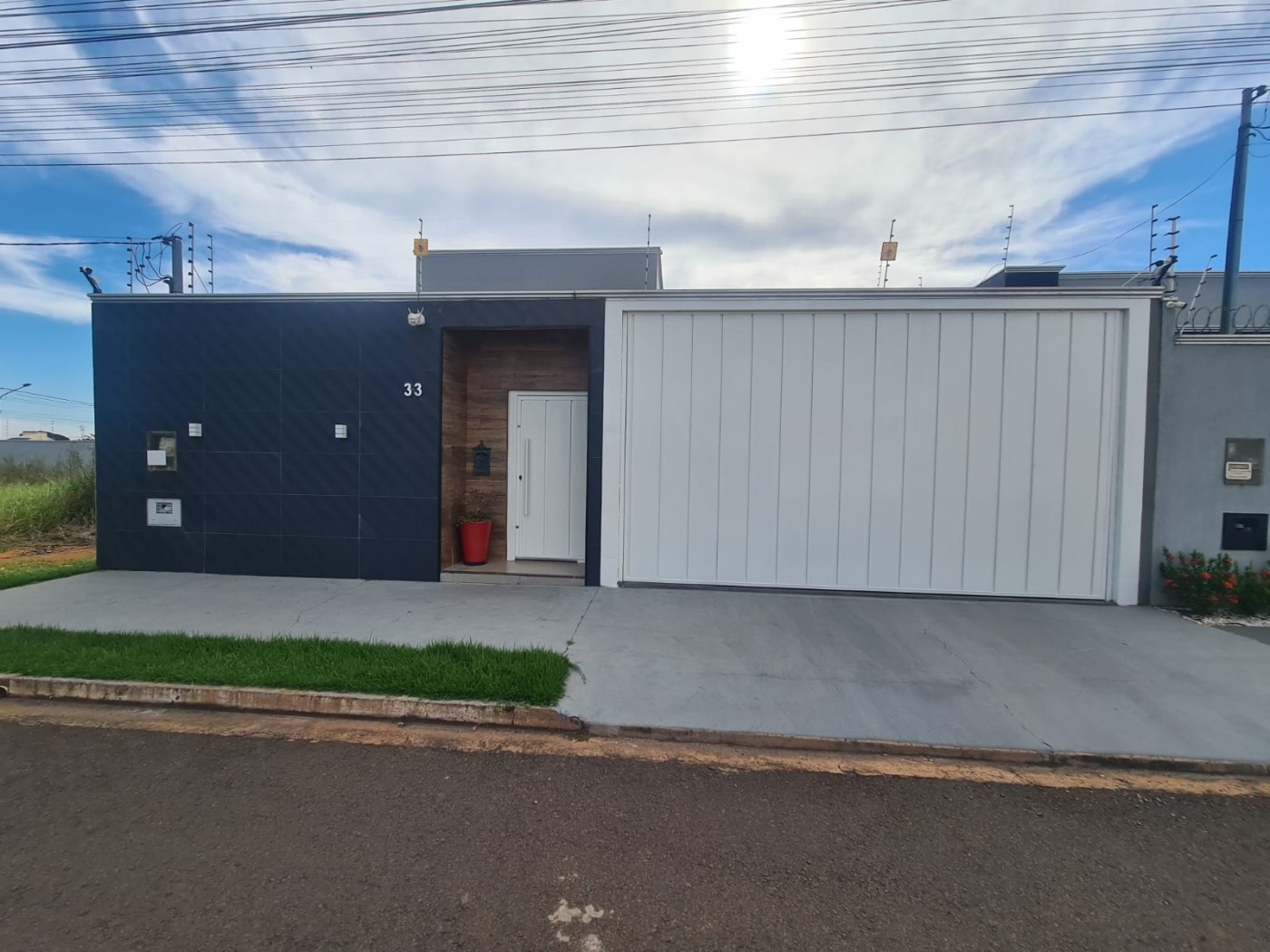 Casa à venda com 3 quartos, 4 banheiros, 4 vagas e 360m² no Panamá, Campo Grande — foto principal
