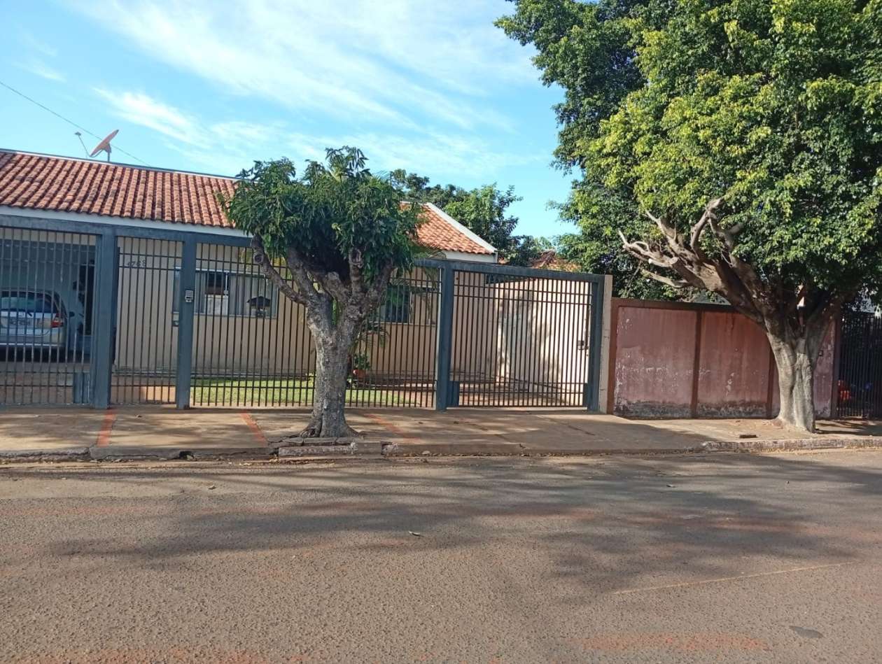 Casa à venda com 3 quartos, 3 banheiros, 2 vagas e 197m² no Monte Castelo, Campo Grande — foto principal