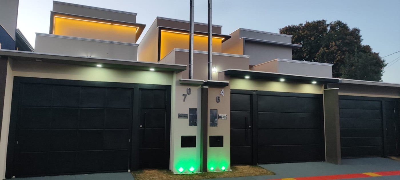 Casa à venda com 2 quartos, 2 banheiros, 2 vagas e 78m² no Jardim Aeroporto, Campo Grande — foto principal