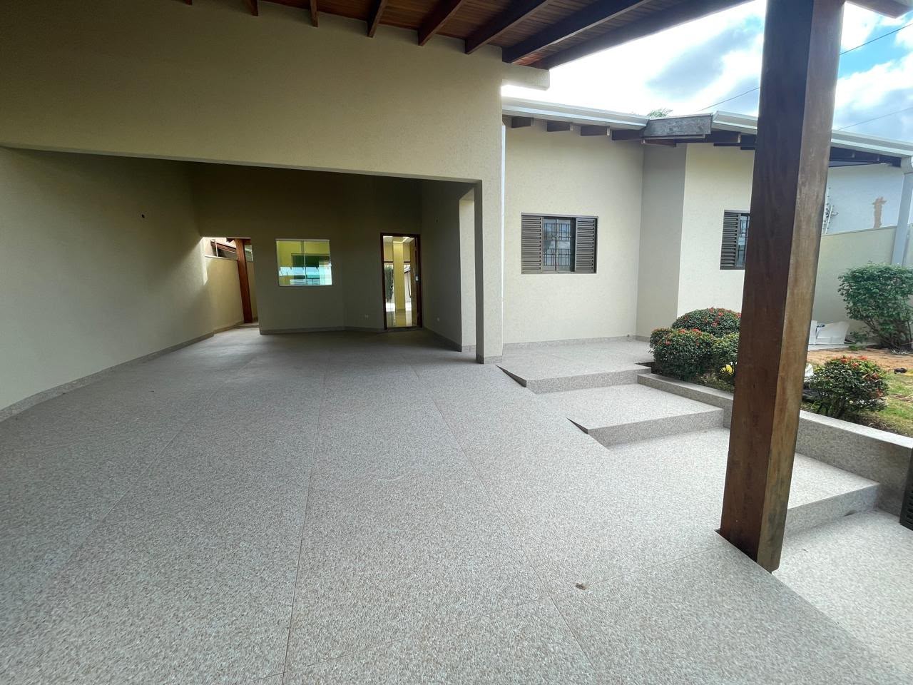 Casa à venda com 3 quartos, 1 suíte, 4 vagas e 222m² no Vila Nasser, Campo Grande (MS) — foto 2 de 26