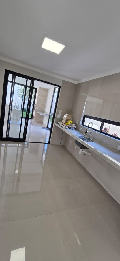 Casa à venda com 3 quartos, 3 suítes, 4 vagas e 205m² no Panamá, Campo Grande (MS) — foto 7 de 13