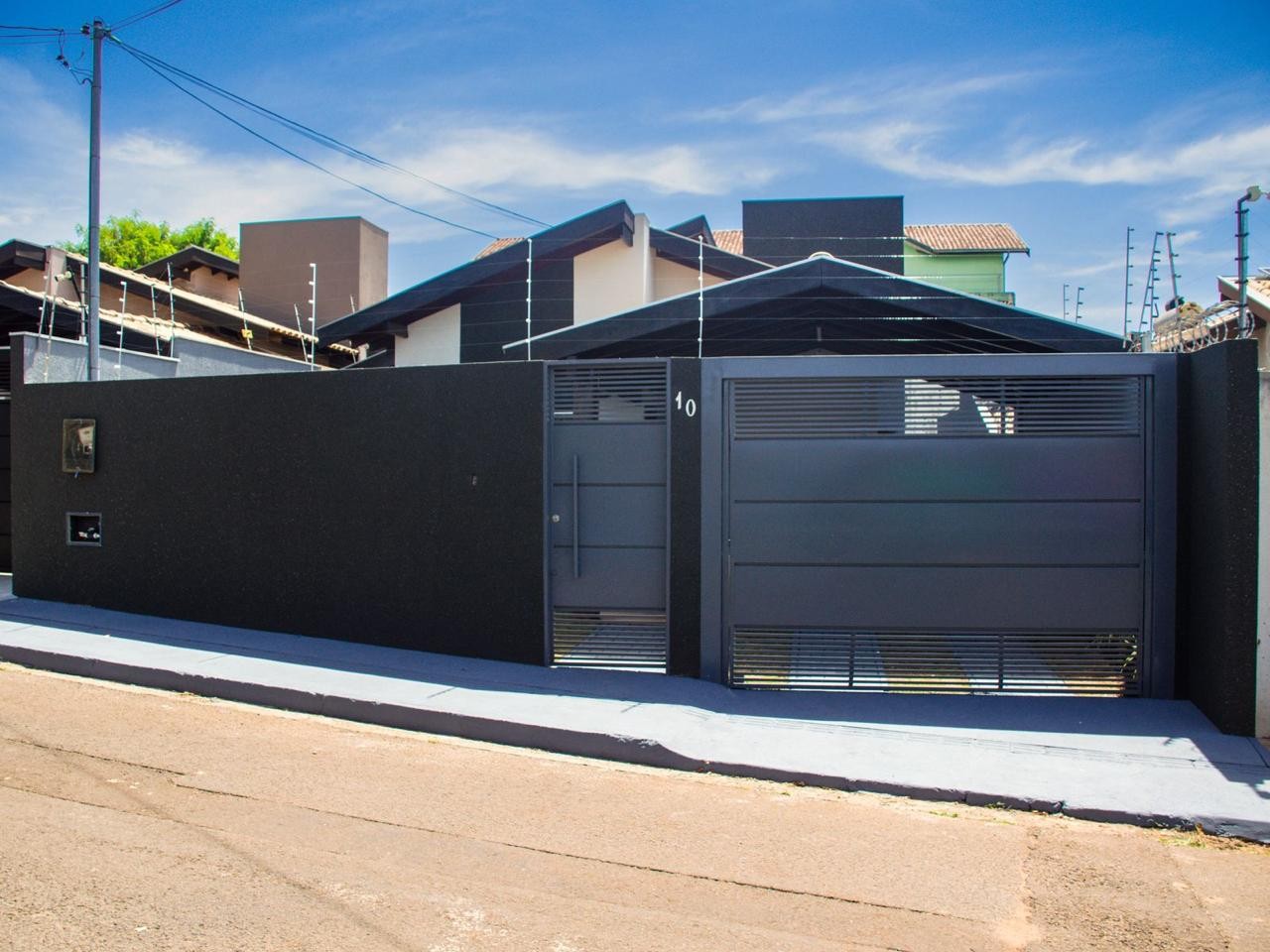 Casa à venda com 3 quartos, 1 suíte e 108m² no Vila Planalto, Campo Grande (MS) — foto 2 de 18