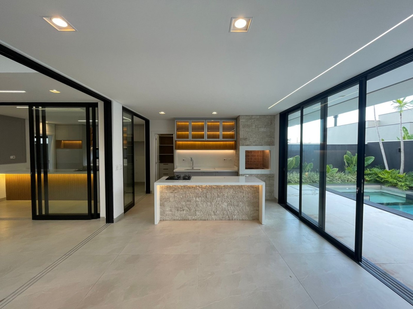 Casa à venda com 4 quartos, 4 suítes e 280m² no Alphaville 2, Campo Grande (MS) — foto 10 de 17