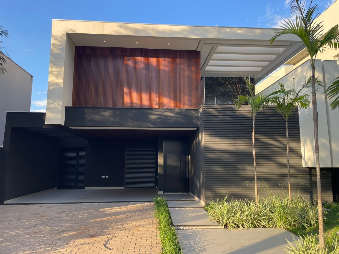 Casa à venda com 4 quartos, 4 suítes e 280m² no Alphaville 2, Campo Grande (MS) — foto 2 de 17