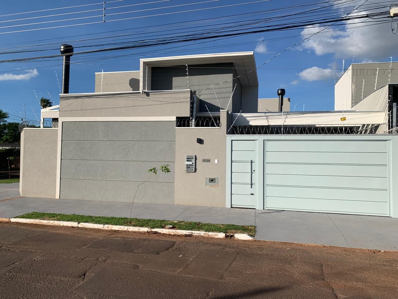 Casa à venda com 3 quartos, 2 vagas e 75m² no Vila Margarida, Campo Grande — foto principal