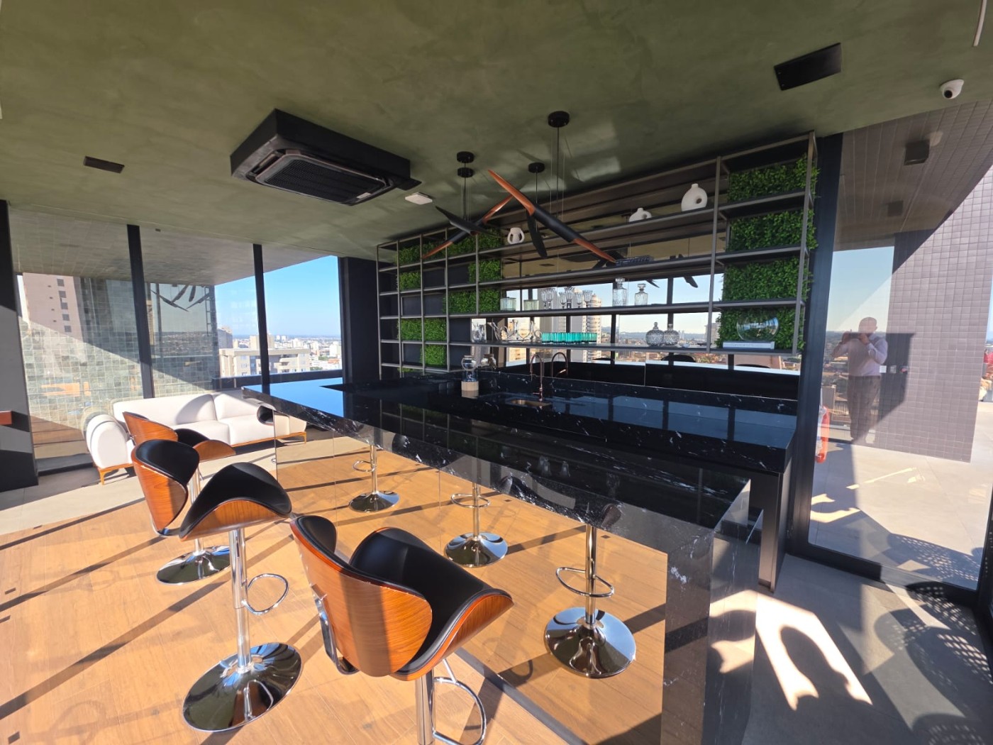 Apartamento à venda com 3 quartos, 2 banheiros, 2 vagas e 94m² no Monte Castelo, Campo Grande — foto principal