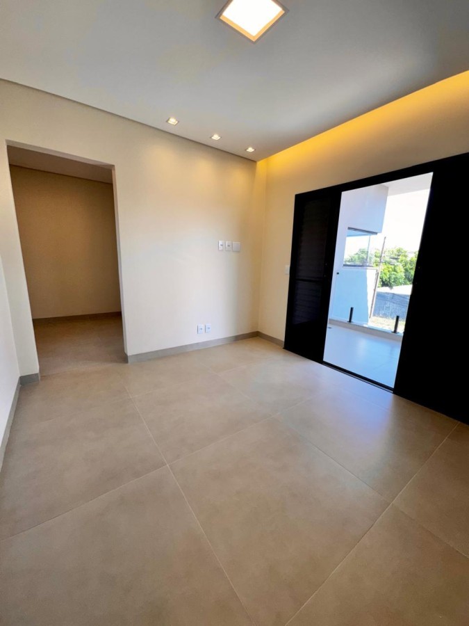 Casa à venda com 3 quartos, 3 suítes, 4 vagas e 165m² no Vila Vilas Boas, Campo Grande (MS) — foto 8 de 9