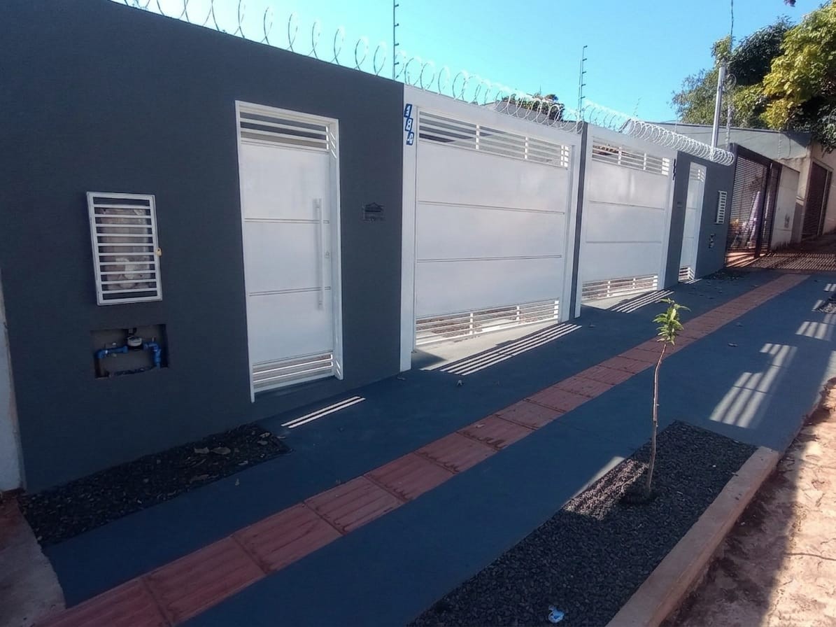 Casa à venda com 2 quartos, 1 banheiro, 1 vaga e 225000m² no Morada Verde, Campo Grande — foto principal