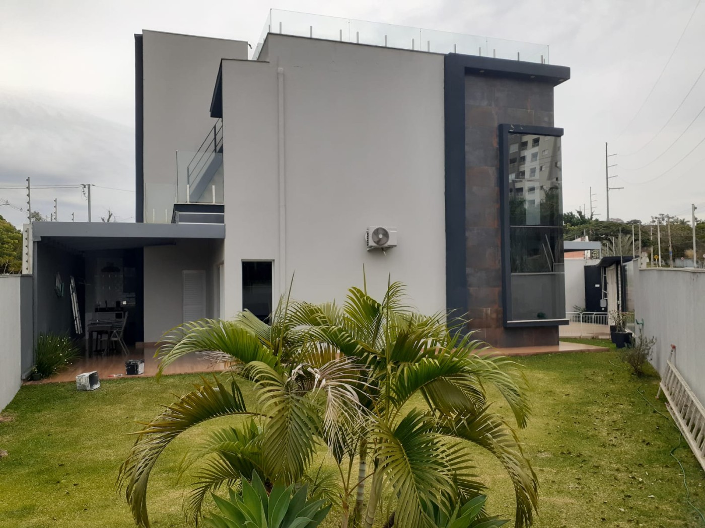 Casa à venda com 3 quartos, 2 banheiros, 2 vagas e 210m² no Bairro Seminário, Campo Grande — foto principal