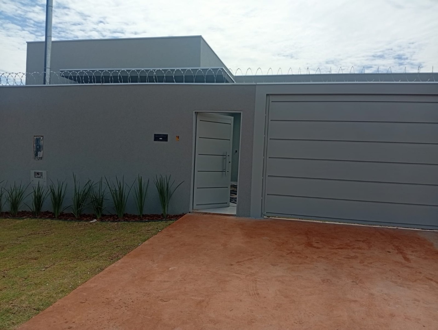 Casa à venda com 3 quartos, 2 banheiros, 2 vagas e 84m² no Loteamento Praia da Urca, Campo Grande — foto principal