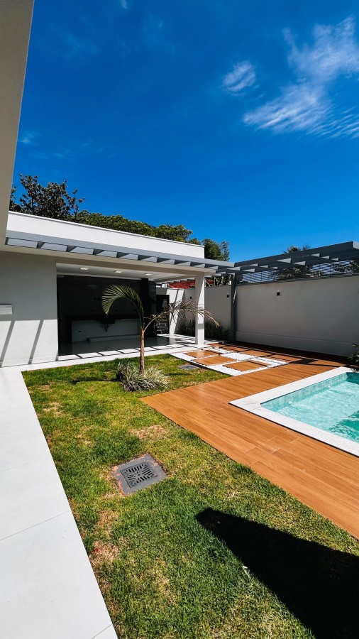 Casa à venda com 3 quartos, 3 suítes, 3 vagas e 176m² no Bairro Seminário, Campo Grande (MS) — foto 11 de 24