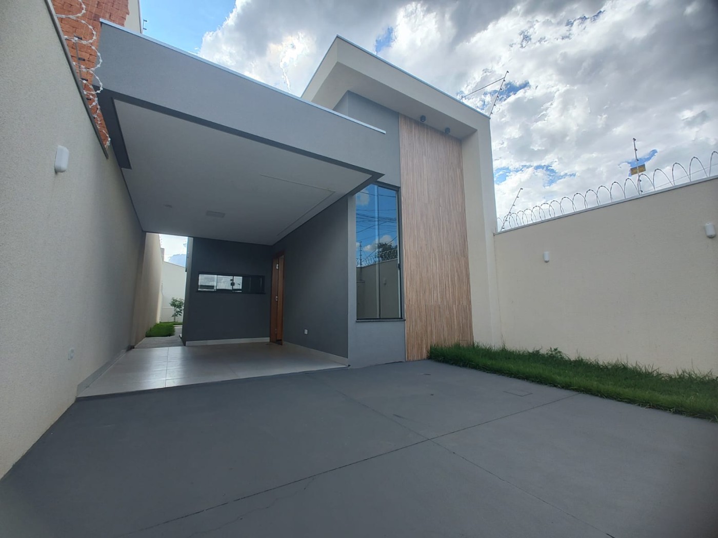 Casa à venda com 3 quartos, 2 banheiros e 90m² no Vila Nasser, Campo Grande — foto principal