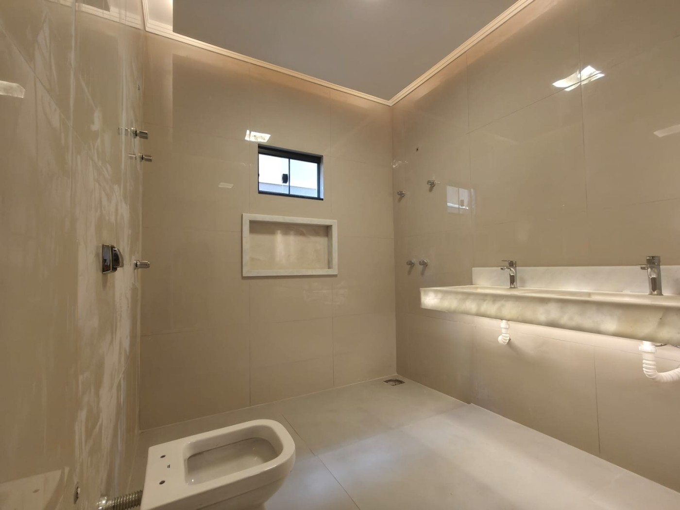 Casa à venda com 4 quartos, 4 suítes, 4 vagas e 200m² no Água Limpa Park, Campo Grande (MS) — foto 3 de 17