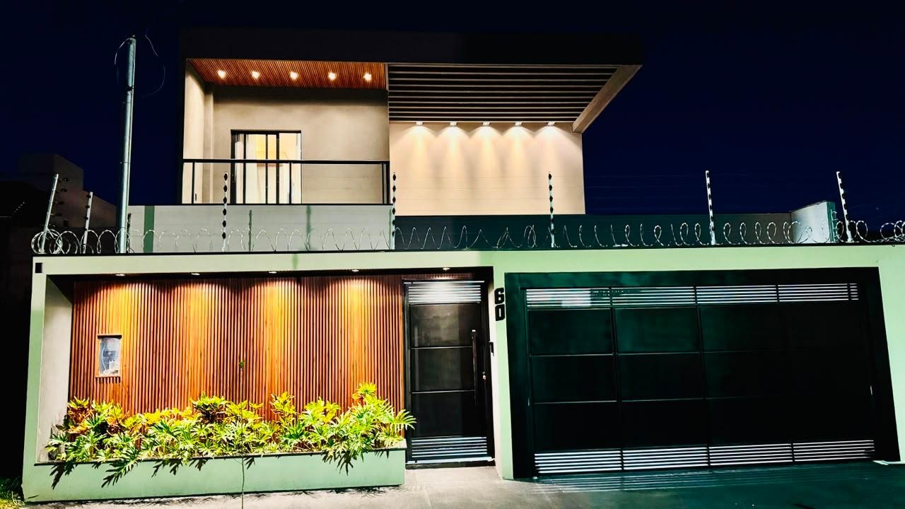Casa à venda com 3 quartos, 4 banheiros, 4 vagas e 236m² no Monte Castelo, Campo Grande — foto principal