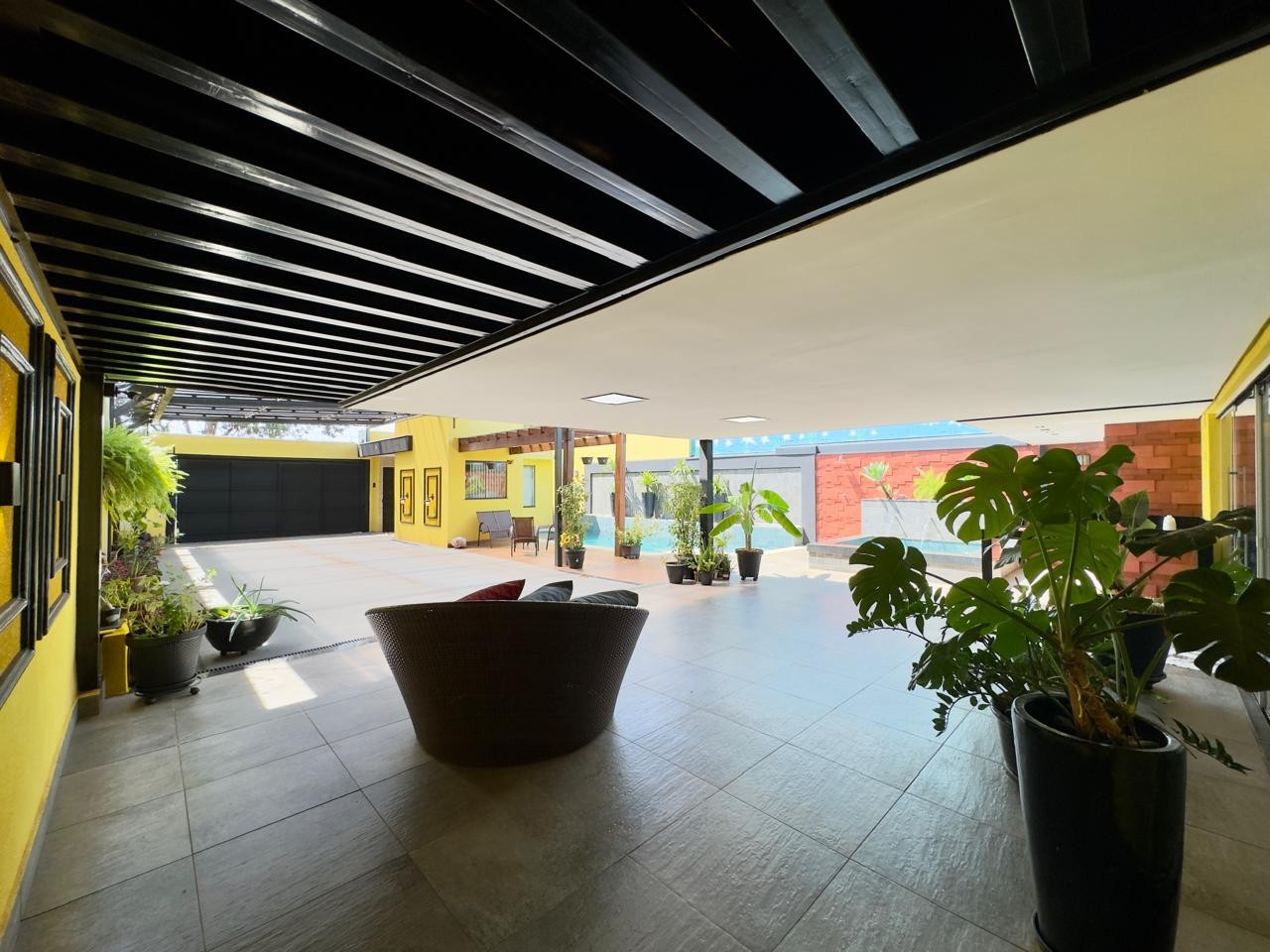 Casa à venda com 3 quartos, 1 suíte, 5 vagas e 267m² no Rita Vieira, Campo Grande (MS) — foto 2 de 30