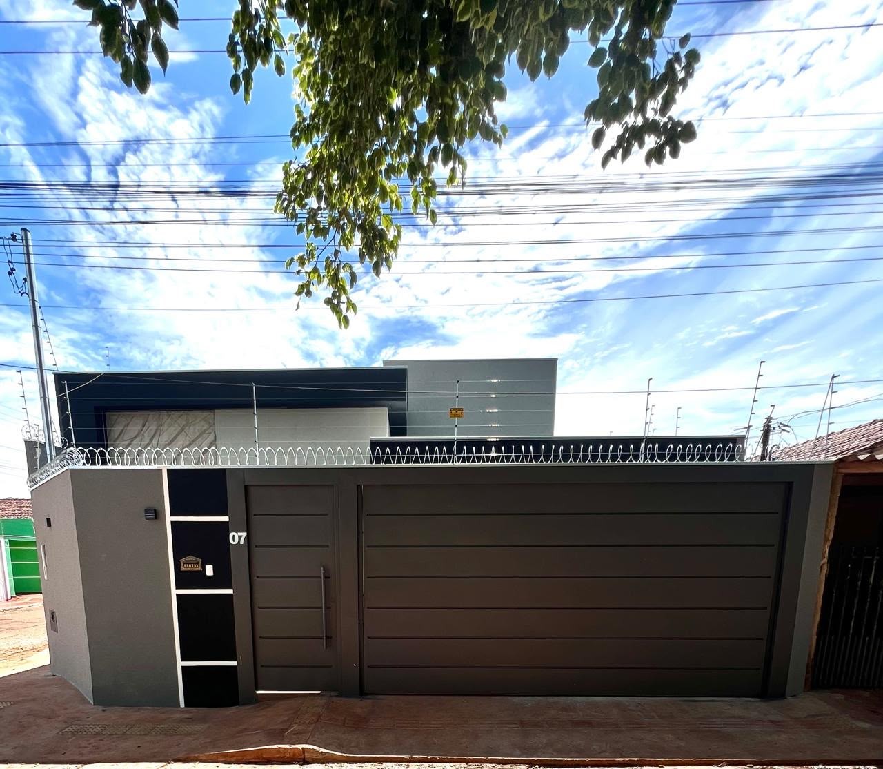 Casa à venda com 3 quartos, 1 suíte, 2 vagas e 106m² no Conjunto Residencial Recanto dos Rouxinóis, Campo Grande (MS) — foto 2 de 21