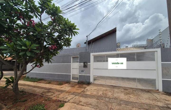 Casa à venda com 3 quartos, 2 banheiros, 2 vagas e 115m² no Vila Almeida, Campo Grande — foto principal